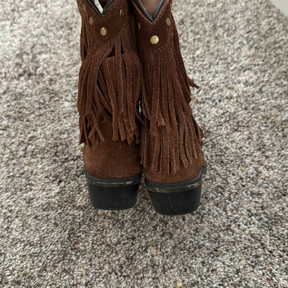 Shyanne fringe boots - Picture 3 of 4